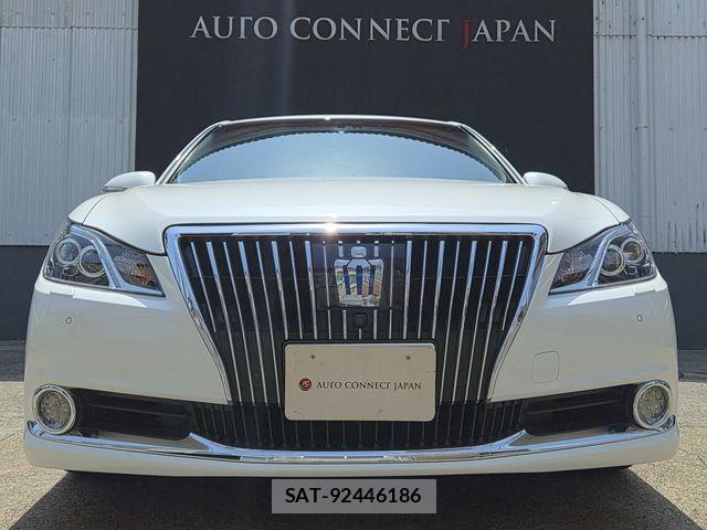 Toyota CROWN MAJESTA 2016-08 6670956-7