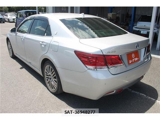 Toyota CROWN MAJESTA 2018-01 6814371-10