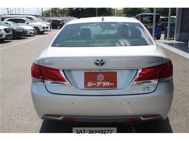 Toyota CROWN MAJESTA 2018-01 6814371-11