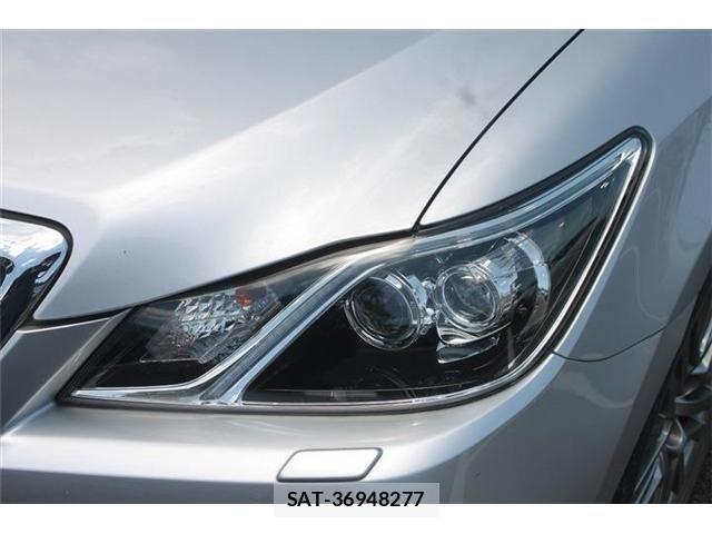 Toyota CROWN MAJESTA 2018-01 6814371-16