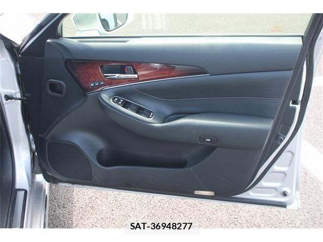 Toyota CROWN MAJESTA 2018-01 6814371-29
