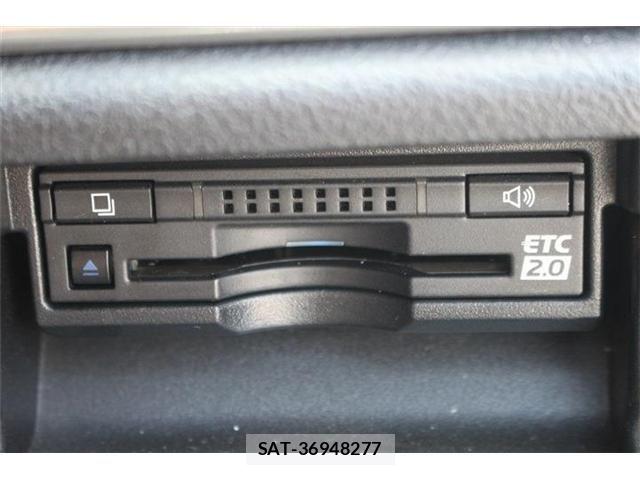 Toyota CROWN MAJESTA 2018-01 6814371-5