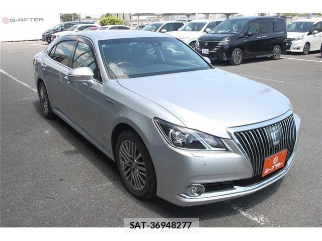 Toyota CROWN MAJESTA 2018-01 6814371-6
