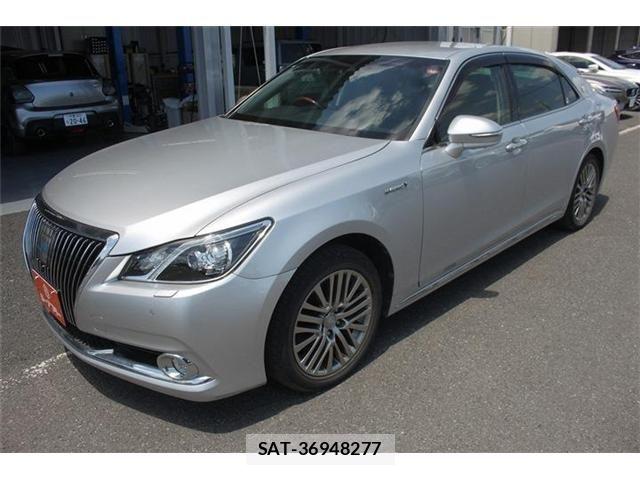 Toyota CROWN MAJESTA 2018-01 6814371-8