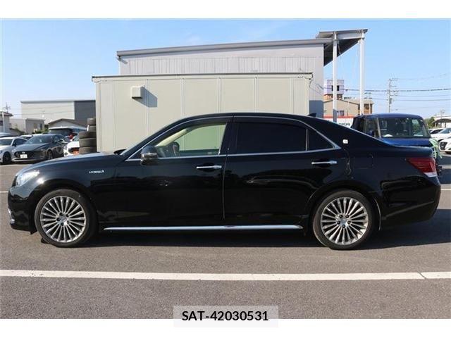 Toyota CROWN MAJESTA 2013-12 6903618-9