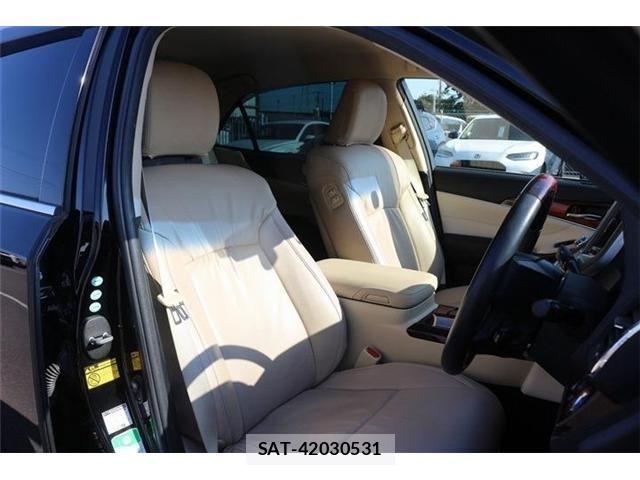 Toyota CROWN MAJESTA 2013-12 6903618-13