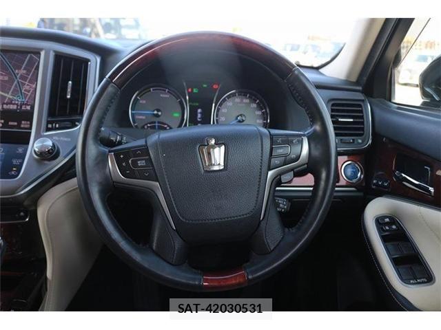 Toyota CROWN MAJESTA 2013-12 6903618-15