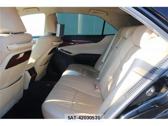 Toyota CROWN MAJESTA 2013-12 6903618-25