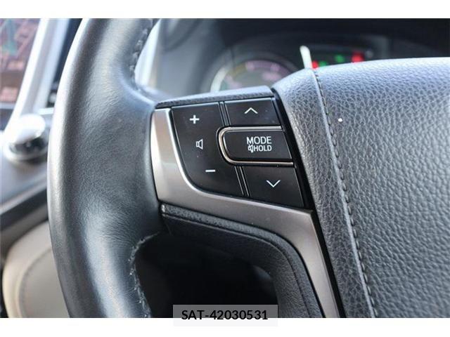 Toyota CROWN MAJESTA 2013-12 6903618-29