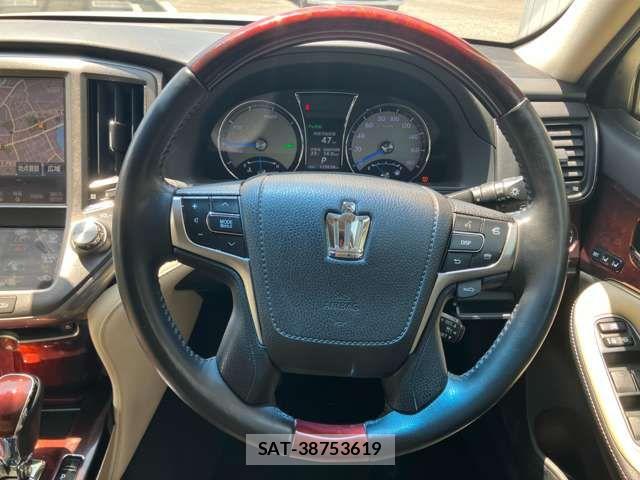 Toyota CROWN MAJESTA 2014-06 6992727-12