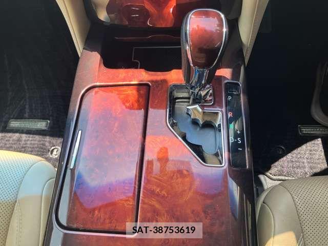 Toyota CROWN MAJESTA 2014-06 6992727-13