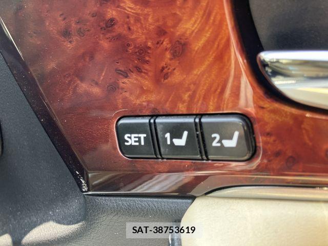 Toyota CROWN MAJESTA 2014-06 6992727-15