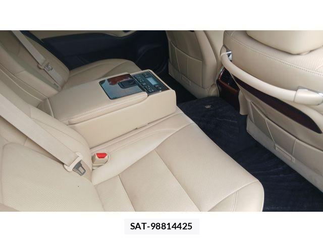 Toyota CROWN MAJESTA 2013-12 7020238-11