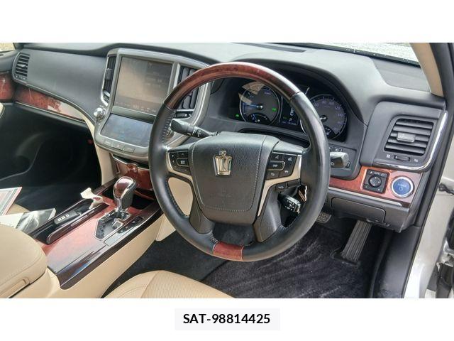 Toyota CROWN MAJESTA 2013-12 7020238-1