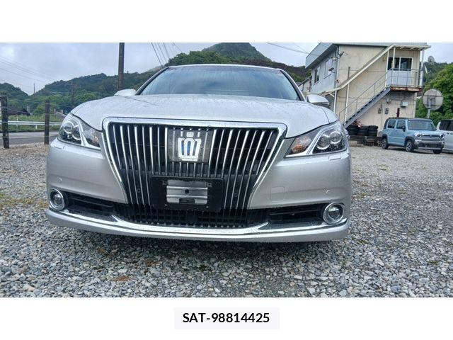 Toyota CROWN MAJESTA 2013-12 7020238-3