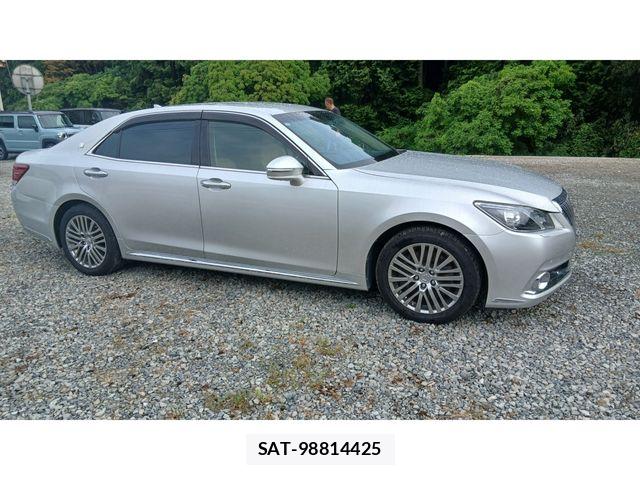 Toyota CROWN MAJESTA 2013-12 7020238-5