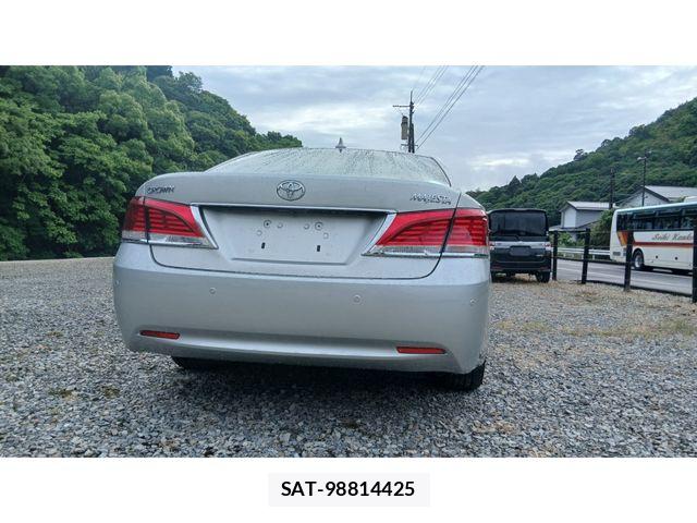 Toyota CROWN MAJESTA 2013-12 7020238-8