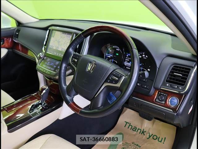Toyota CROWN MAJESTA 2016-03 7058035-18
