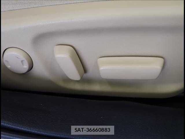 Toyota CROWN MAJESTA 2016-03 7058035-19