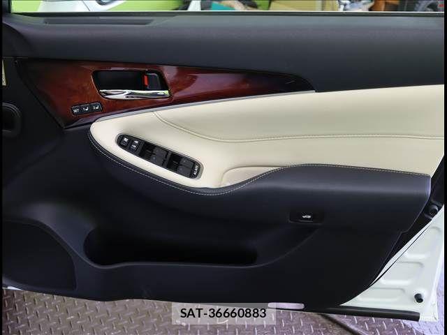 Toyota CROWN MAJESTA 2016-03 7058035-22