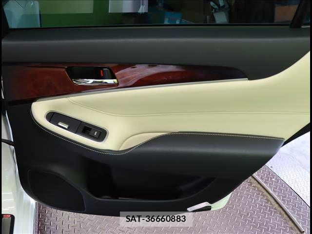 Toyota CROWN MAJESTA 2016-03 7058035-24