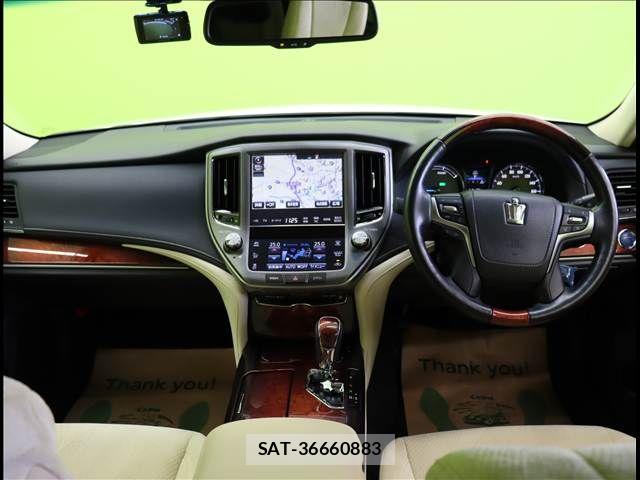Toyota CROWN MAJESTA 2016-03 7058035-2
