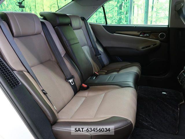 Toyota CROWN MAJESTA 2018-03 7216551-10