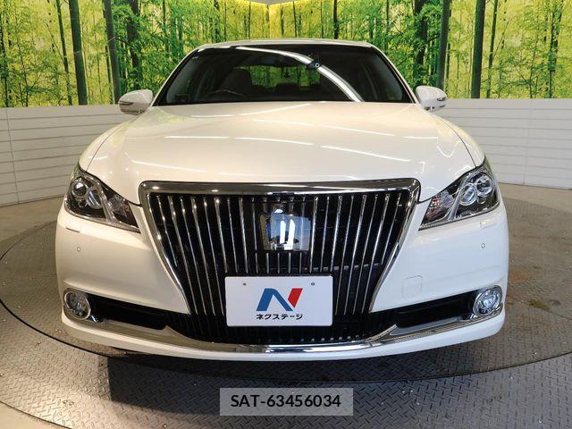 Toyota CROWN MAJESTA 2018-03 7216551-15