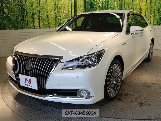 Toyota CROWN MAJESTA 2018-03 7216551-17