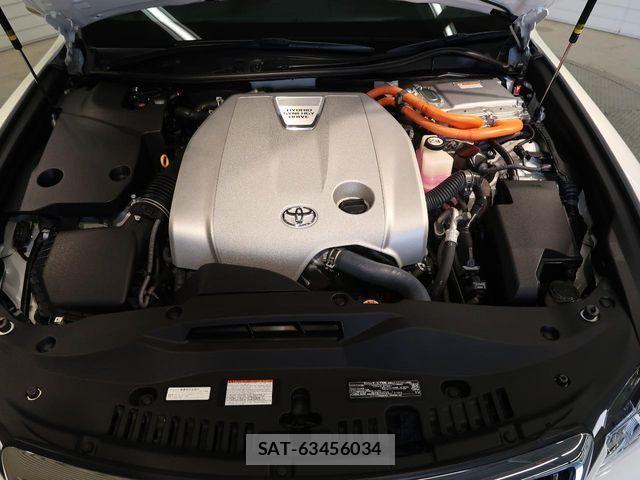 Toyota CROWN MAJESTA 2018-03 7216551-19