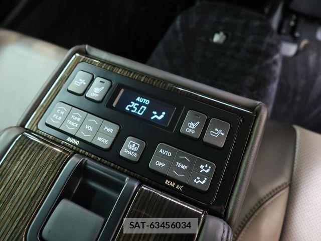 Toyota CROWN MAJESTA 2018-03 7216551-6