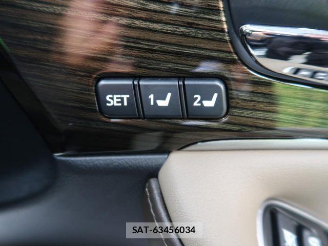 Toyota CROWN MAJESTA 2018-03 7216551-8