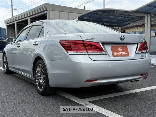 Toyota CROWN MAJESTA 2013-10 7216543-11