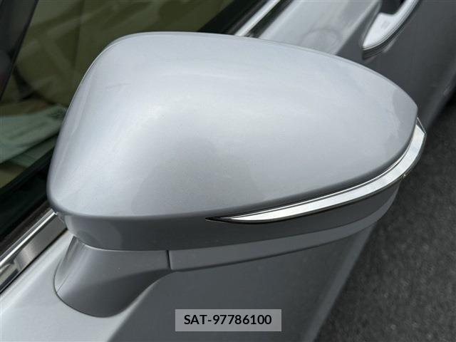 Toyota CROWN MAJESTA 2013-10 7216543-15