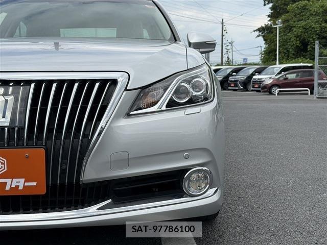 Toyota CROWN MAJESTA 2013-10 7216543-17