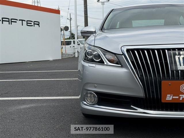 Toyota CROWN MAJESTA 2013-10 7216543-19