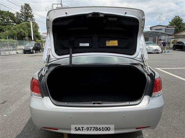 Toyota CROWN MAJESTA 2013-10 7216543-28
