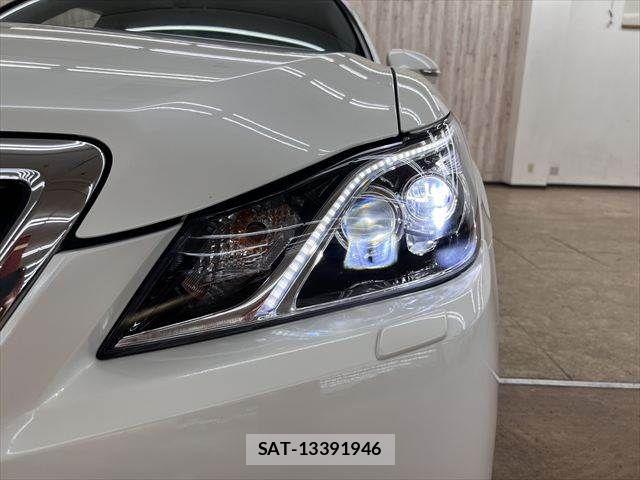 Toyota CROWN MAJESTA 2013-11 7216545-10