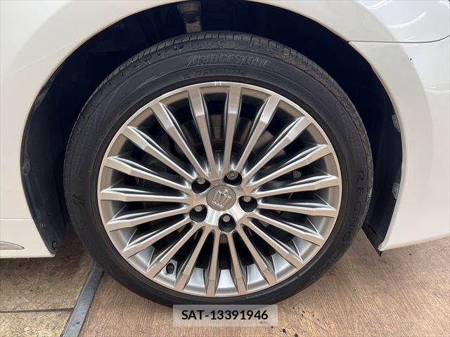 Toyota CROWN MAJESTA 2013-11 7216545-12
