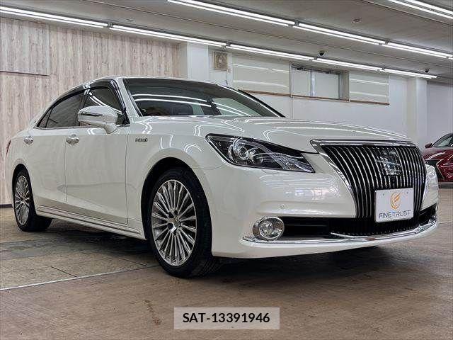 Toyota CROWN MAJESTA 2013-11 7216545-14