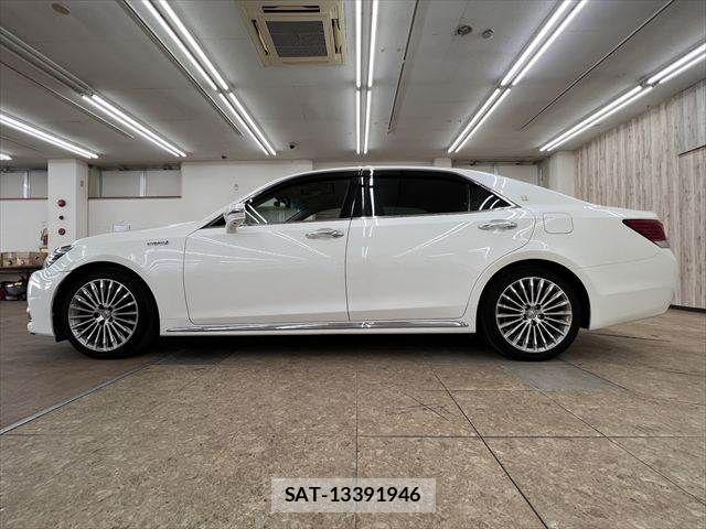 Toyota CROWN MAJESTA 2013-11 7216545-19