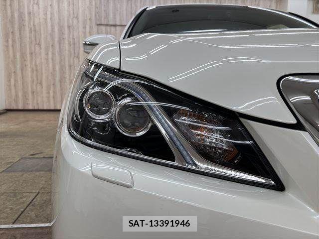 Toyota CROWN MAJESTA 2013-11 7216545-22
