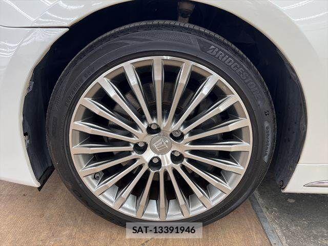 Toyota CROWN MAJESTA 2013-11 7216545-28
