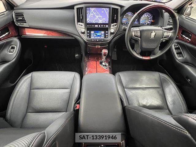 Toyota CROWN MAJESTA 2013-11 7216545-2