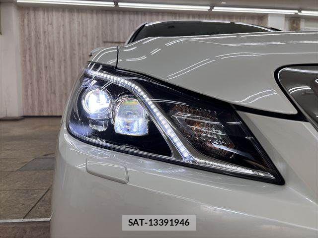 Toyota CROWN MAJESTA 2013-11 7216545-29