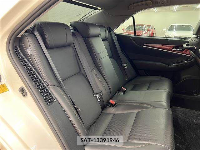 Toyota CROWN MAJESTA 2013-11 7216545-7
