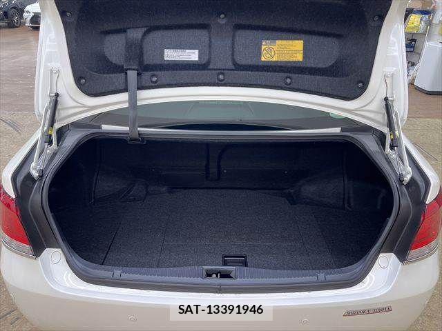Toyota CROWN MAJESTA 2013-11 7216545-8