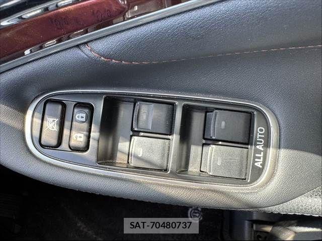 Toyota CROWN MAJESTA 2013-12 7216539-26