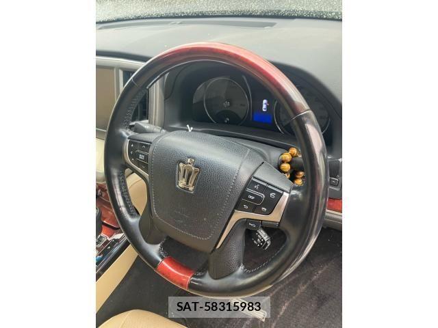 Toyota CROWN MAJESTA 2015-06 7326364-13