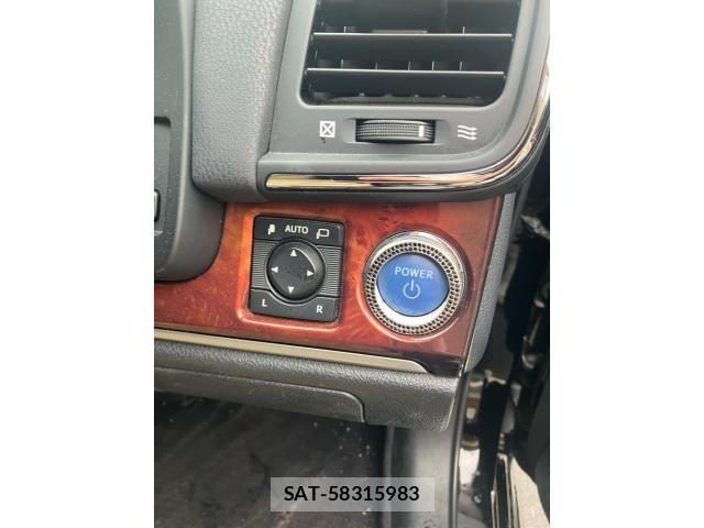 Toyota CROWN MAJESTA 2015-06 7326364-17
